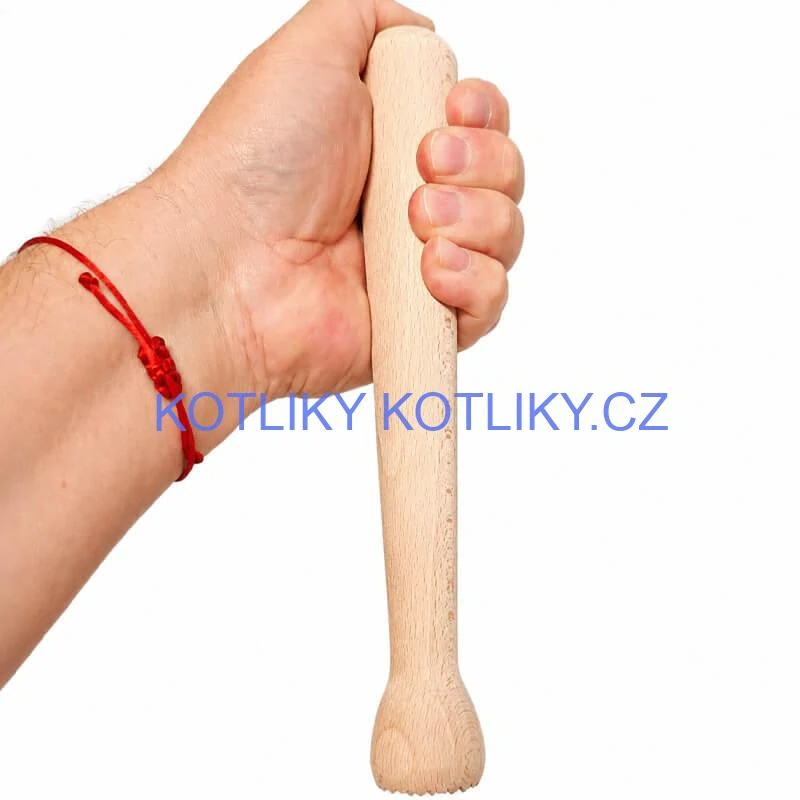Dřevěný drtič na česnek a bylinky 22 cm
