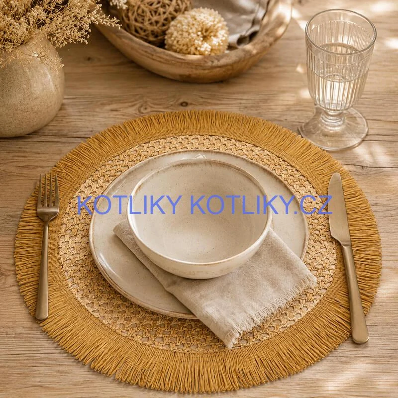 Kulatá přírodní podložka pod talíř se třásněmi 37 cm